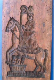 Sint Nicolaas te paard vereeuwigd op een koekplank