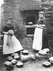 Een gemeenschappelijke broodoven in Prudhoe, Groot- BrittanniÃ«, 1904. Bron: Beamish, North of England Open Air Museum.