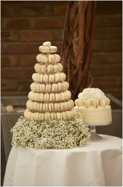 De macaron wordt tegenwoordig zelfs gebruikt in bruidstaarten zoals dit Engelse voorbeeld laat zien